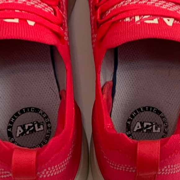 Gently Used APL Women's Techloom Breeze Running Shoes, Size 8 - Picture 13 of 16